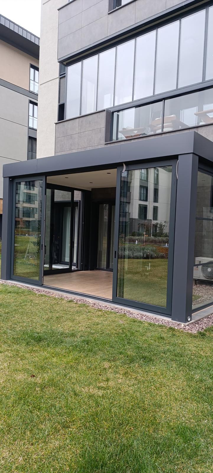 Kış Bahçesi Ve Giyotin 85